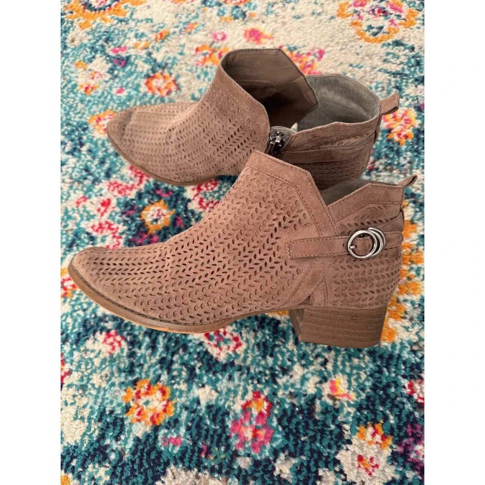 Vince Camuto Girl's Brown‎ Suede Campina Booties Size 5M